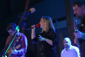 DOBRODELNI KONCERT ŽELJAM NAPROTI  OŠ RAKEK 12 FOTO LJUBO VUKELIČ